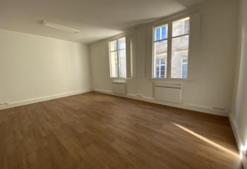 Location bureaux Bordeaux - Triangle d'Or, proche tramway et bus