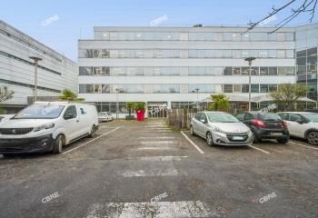Location bureaux Bordeaux - Proche transports et commerces