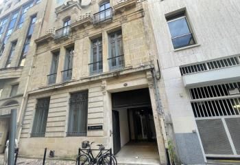 Location bureaux Bordeaux Centre - Proche tramway Quinconces