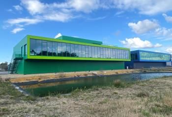 Entrepôt et bureaux à vendre Mios - Visibilité autoroutière A63