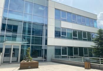 Location bureaux Colombier-Saugnieu - Aéroport Lyon St Exupéry, TGV et autoroutes