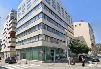 Location bureaux Lyon 2 - Quartier Confluence, proche tram, métro et gare Perrache