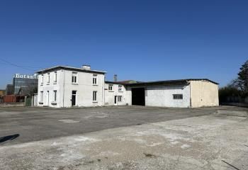 Locaux d'activité à vendre Saint-Priest - Proximité A43 et SNCF