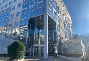 Location bureaux Lyon 8 - Proche métro et tramway