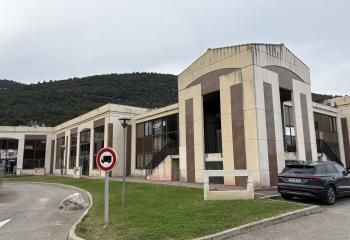 Location bureaux Gémenos - Proche autoroutes A50 et A52