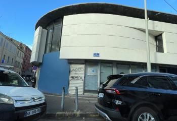 Location bureaux Marseille 8 - Proche métro, tramway et bus