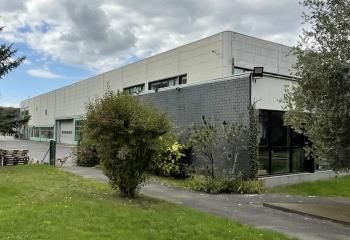 Entrepôt et bureaux à vendre Bruz - Proximité aéroport Rennes Bretagne