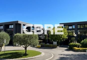 Location bureaux Sophia Antipolis - Quartier des Bouillides, proche autoroute A8 et bus