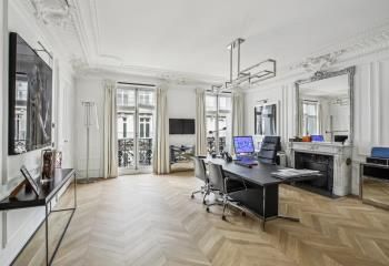 Vente bureaux Paris 8 - Proche Métro, RER et bus