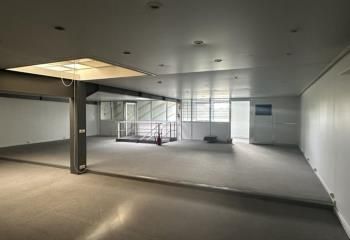 Location entrepôt Magny-les-Hameaux - Proche Paris et bus