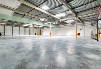 Location entrepôt Trappes - Proximité autoroutes A13, A12, A86