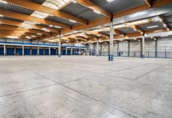 Location entrepôt Saint-Thibault-des-Vignes - Proximité A104 et RER A