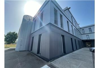 Location bureaux Pusignan - Proche aéroport St Exupéry et axes routiers