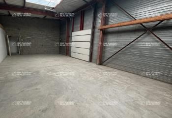 Location local d'activité La Mézière - Cour privat