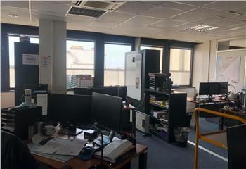 Location bureaux Bordeaux centre-ville - Proche commerces, parkings, restaurants