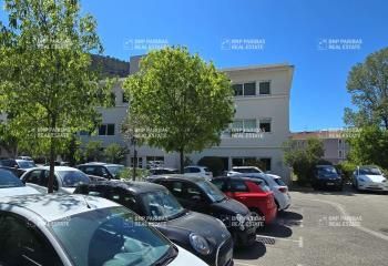 Vente bureaux Gémenos, environnement calme et verdoyant