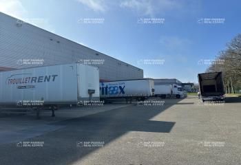 Location local d'activité Maurepas - 12 073 m² de foncier