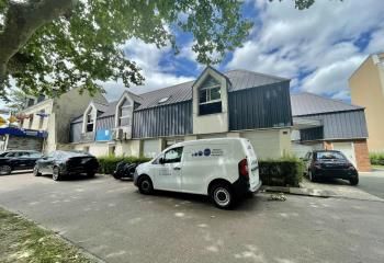 Location bureaux Le Petit-Quevilly - Proche transports en commun et commerces