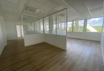 Location bureaux Chaumontel - Proche gare et commerces