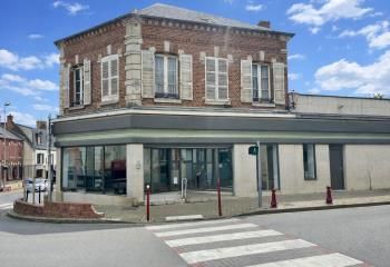 Vente immeuble mixte Saint-Just-en-Chaussée - Angle de rue