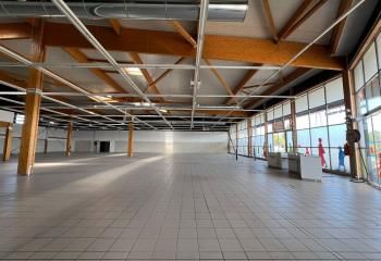 Location local commercial Montbrison - Emplacement premium