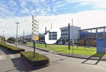 Location local commercial - 286 m²