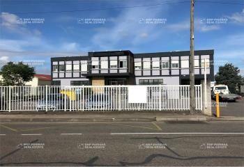 Local d'activité à vendre Décines-Charpieu - Idéal centre de formation