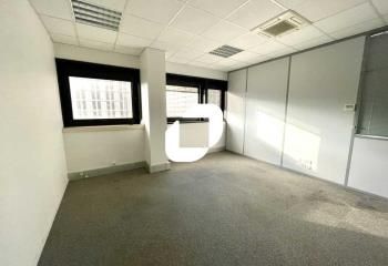 Bureaux à louer Lyon 3 - Part-Dieu, proche gare, métro, tram et bus