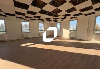 Location bureaux Bron - Proche autoroutes A42, A43, A46, A7 et Aéroport Lyon Saint-Exupéry