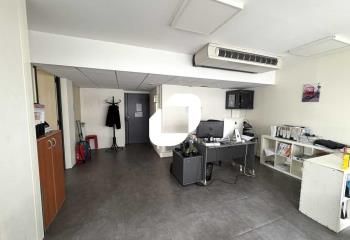 Location bureaux Lyon 3 - Proximité métro B, bus et gare Part-Dieu