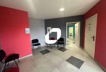 Vente bureaux Râches, proche centre-ville et axes routiers, 17 places de stationnement