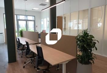 Location bureaux neufs à Villeneuve-d'Ascq, proche métro Croix Centre et tramway