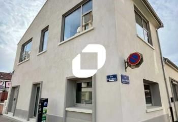 Location bureaux Grenoble, proche tramways A et B, bus et gare SNCF