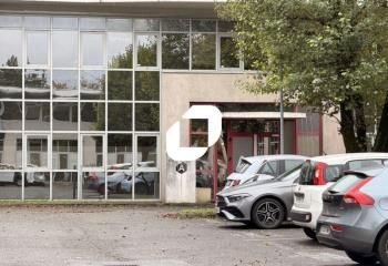 Location bureaux Gières - 6 parkings - Proche bus et tram