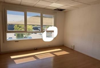 Location bureaux Seyssins - Proche transports en commun