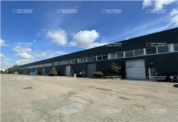 Location local d'activité Coignières - Proche transports