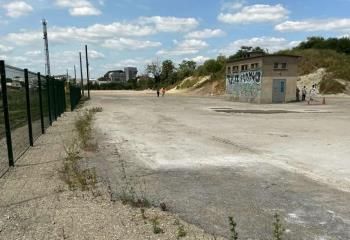 Terrain à louer Ivry-sur-Seine - accès Paris et gros porteurs