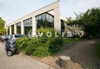 Location bureaux Guyancourt - Proche RER, bus et gare Saint-Quentin-en-Yvelines