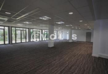 Location bureaux Vélizy-Villacoublay - Proche bus, tram et autoroute