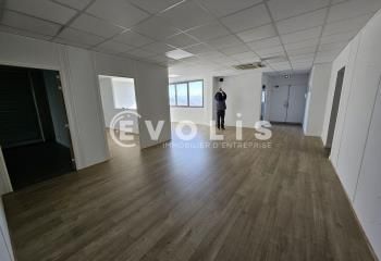 Location bureaux Cachan - Proche RER B, métro et autoroute