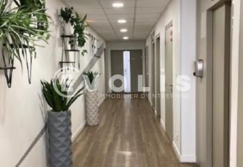 Location bureaux Levallois-Perret - Proche bus, SNCF et autoroutes