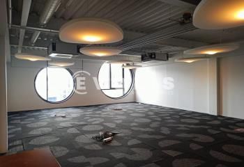 Location bureaux Paris 19 - Proche RER, tram et métro Rosa Parks