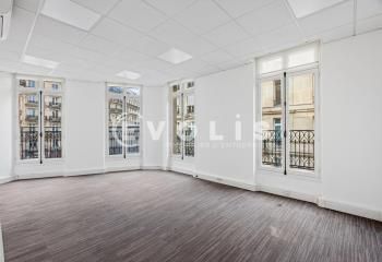 Bureaux à louer Paris 8 - Proche gare Saint-Lazare