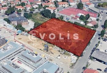 Terrain constructible Bron - accès Tram T5 et A43