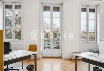 Vente duplex bureaux Lyon 1 - Proche métro Hôtel de Ville
