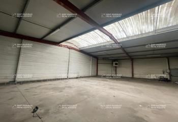 Location activité/entrepôt - 590 m²
