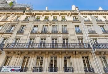 Location bureaux Paris 8 - Proche Métro et Gare Saint-Lazare