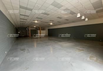 Location local commercial - 416 m²