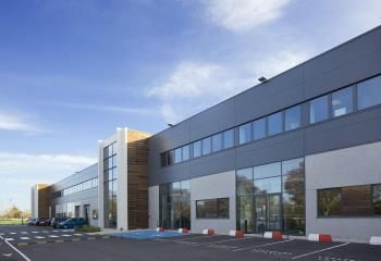 Location local d'activité Cergy - Proche transports en commun
