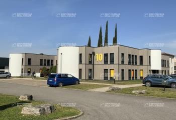 Location bureaux Vénissieux - Proche transports en commun